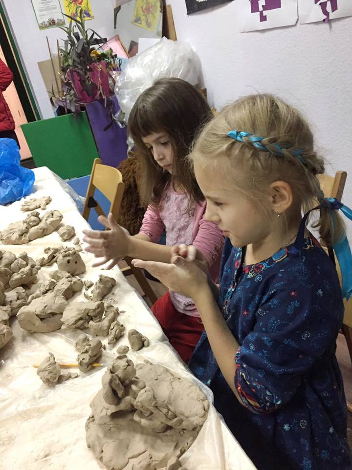 Арт-терапія з глиною